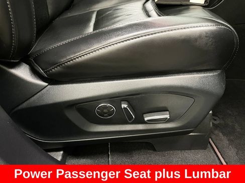 Used 2020 Ford Explorer Platinum w/ Premium Technology Package AWD/4WD image 13