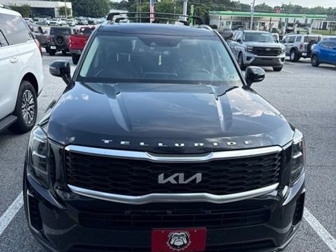Used 2022 Kia Telluride EX w/ EX Premium Package FWD image 2