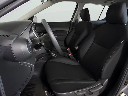 Used 2024 Nissan Kicks S image 10