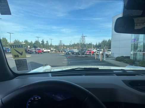 Used 2023 Ford Bronco Badlands image 13