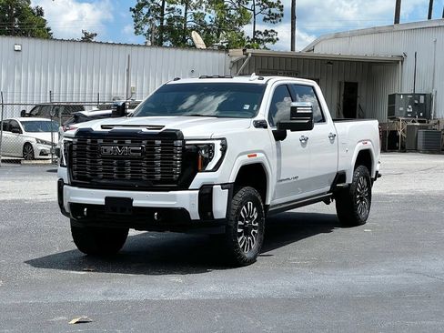 Used 2025 GMC Sierra 2500 Denali Ultimate AWD/4WD image 11