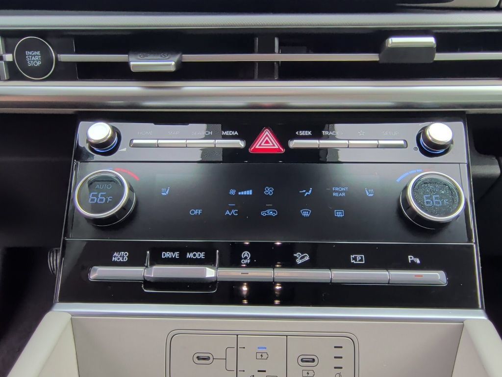 Used 2026 Hyundai Santa Fe SEL FWD image 23