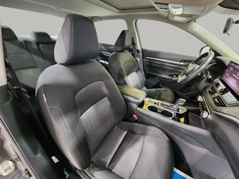 Used 2023 Nissan Altima 2.5 SV w/ SV Premium Package FWD image 29