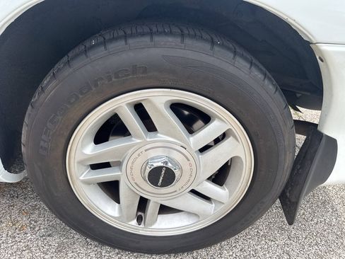 Used 1994 Chevrolet Camaro Z28 RWD image 21