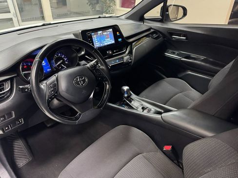 Used 2018 Toyota C-HR XLE image 12