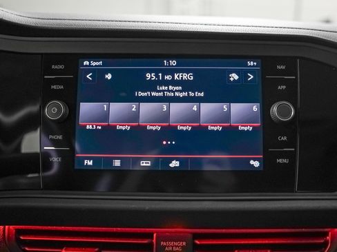 Used 2019 Volkswagen Jetta SEL Premium image 19