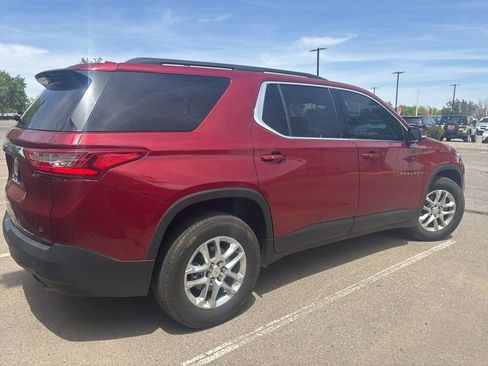 Used 2020 Chevrolet Traverse LT image 3