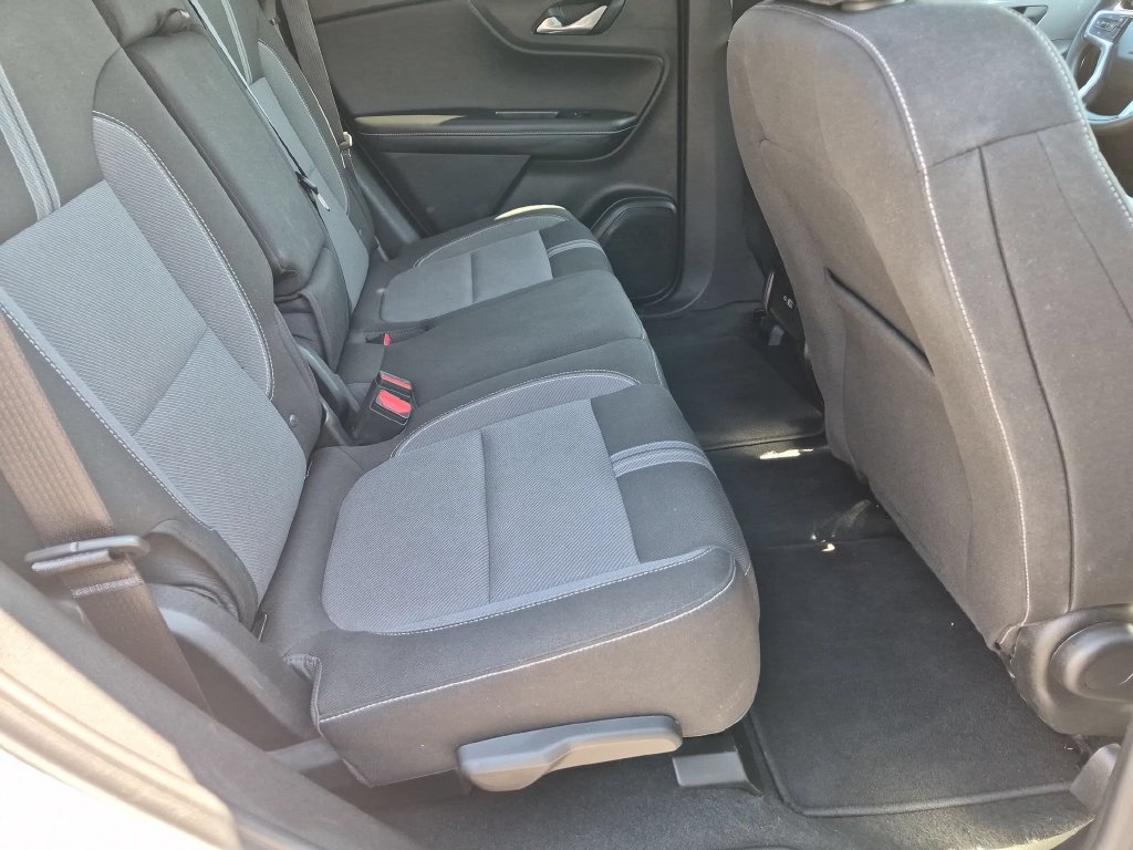 Used 2025 Chevrolet Blazer LT FWD image 29