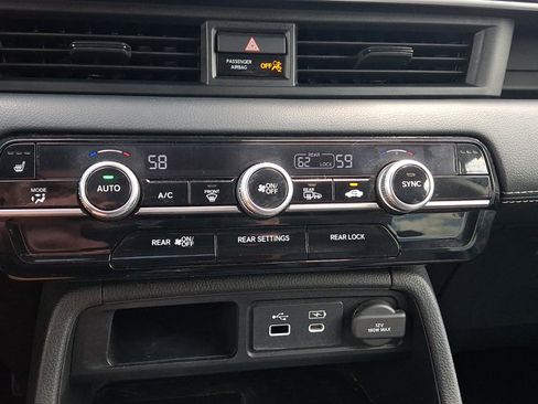 Certified 2023 Honda Pilot Touring image 19