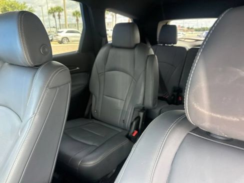Used 2023 Buick Enclave Essence FWD image 21