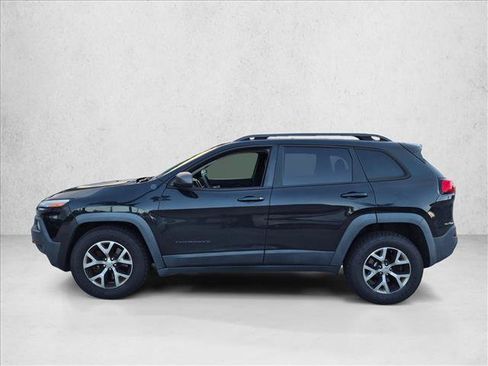 Used 2015 Jeep Cherokee Trailhawk w/ Cold Weather Group AWD/4WD image 8