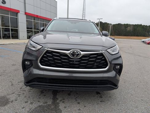 Used 2021 Toyota Highlander Limited image 8