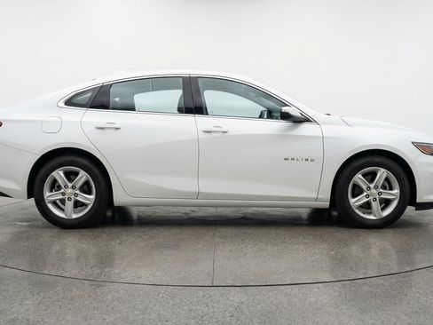 Used 2024 Chevrolet Malibu LT image 11