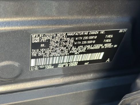 Used 2021 Toyota RAV4 XLE Premium FWD image 34