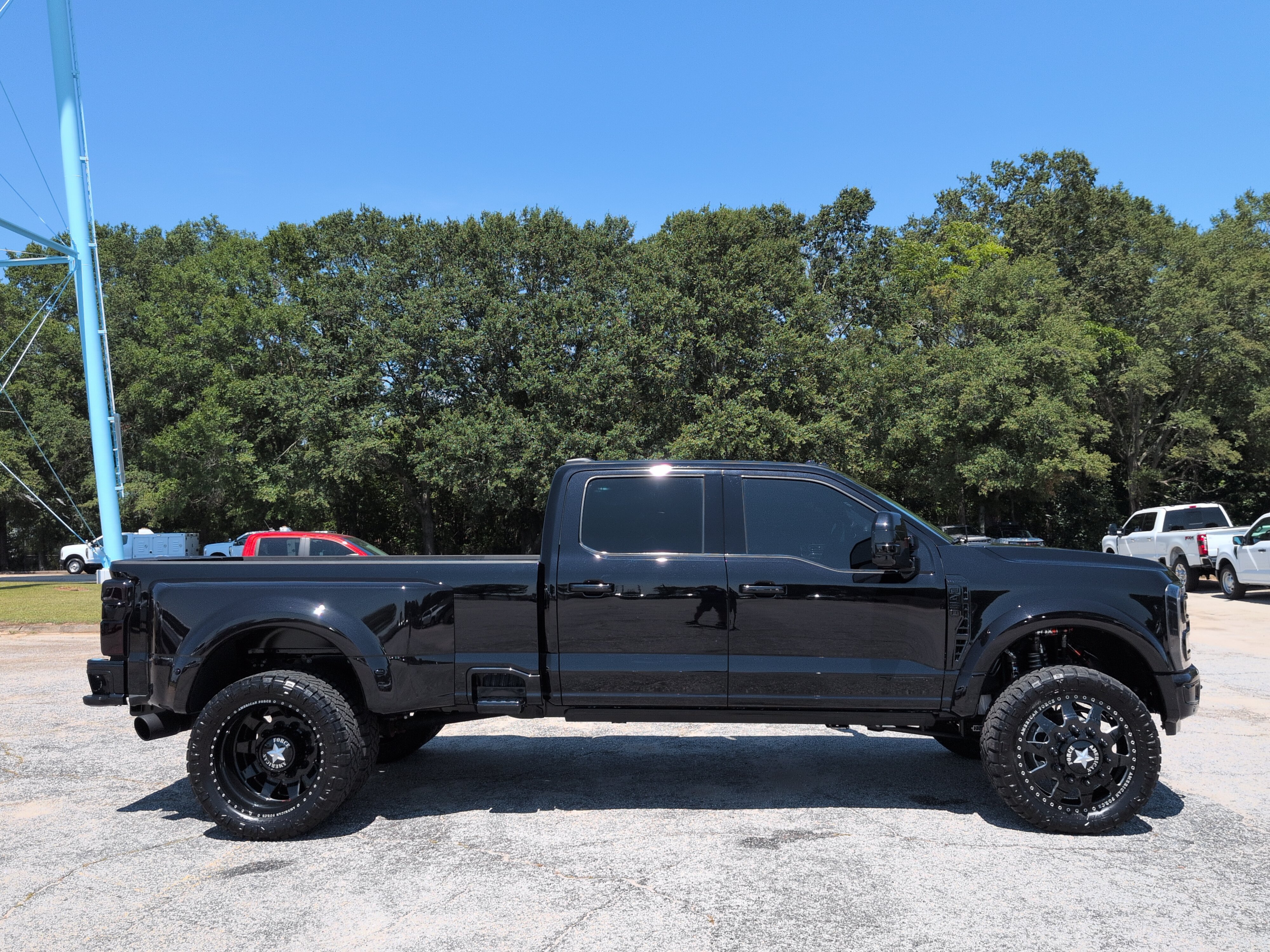 Used 2024 Ford F450 Platinum w/ FX4 Off-Road Package AWD/4WD image 2