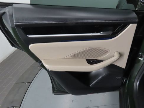Certified 2025 Porsche Macan 4 Electric AWD/4WD image 46