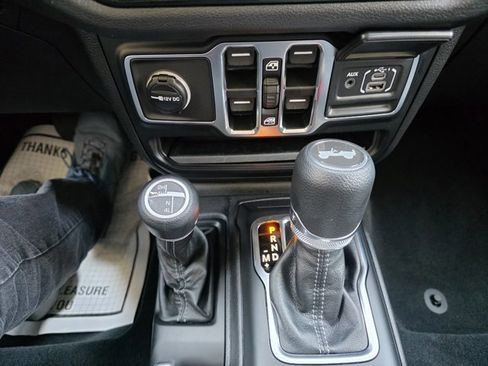 Used 2026 Jeep Wrangler Unlimited Sport AWD/4WD image 9