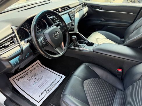 Used 2020 Toyota Camry SE image 6