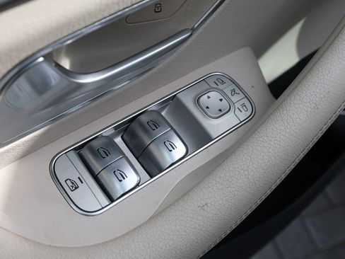Used 2025 Mercedes-Benz GLS 450 4MATIC image 14
