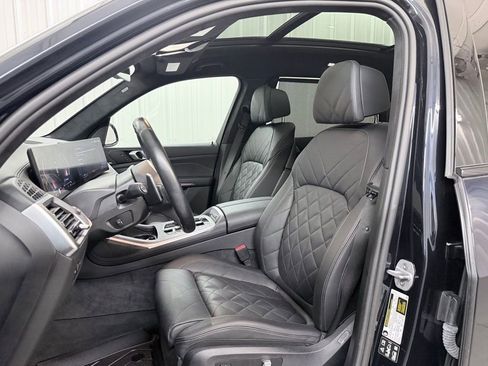 Used 2024 BMW X7 xDrive40i w/ M Sport Package AWD/4WD image 13