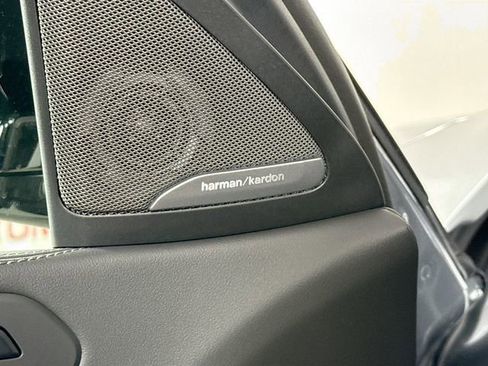 New 2026 BMW X6 xDrive40i w/ Climate Comfort Package image 19