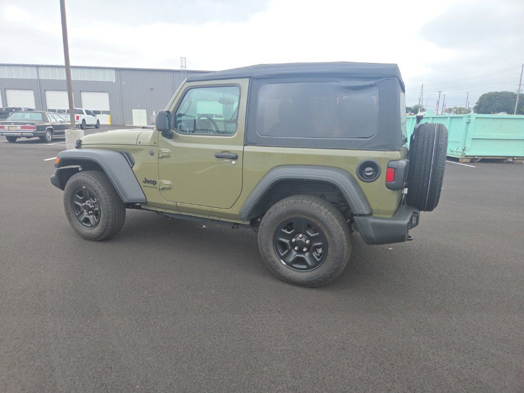Used 2025 Jeep Wrangler Sport AWD/4WD image 9