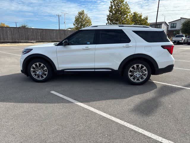 Used 2025 Ford Explorer Platinum RWD image 2
