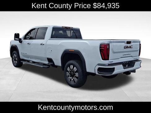 New 2026 GMC Sierra 3500 Denali w/ Denali Reserve Package AWD/4WD image 4