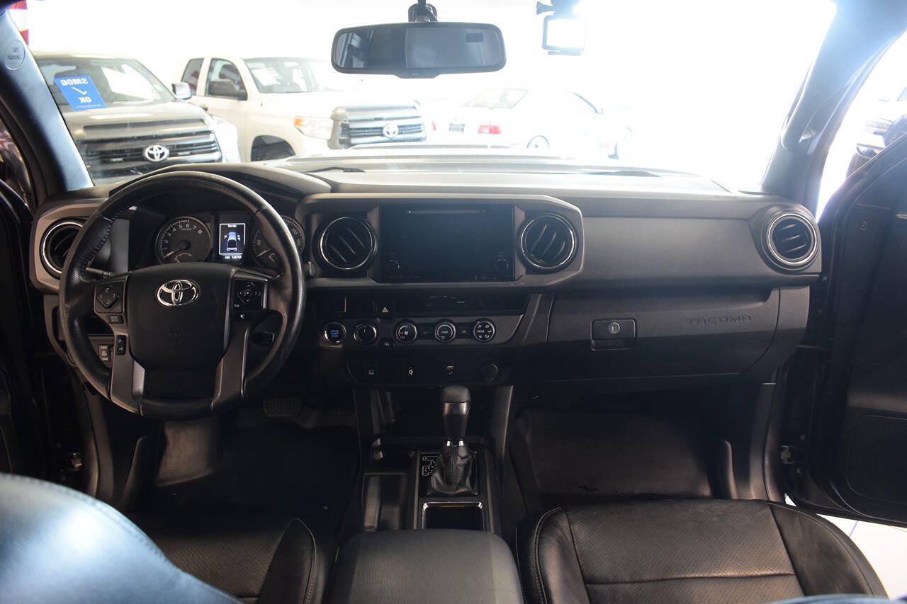 Used 2017 Toyota Tacoma TRD Sport w/ Tow Package (A/T) AWD/4WD image 35