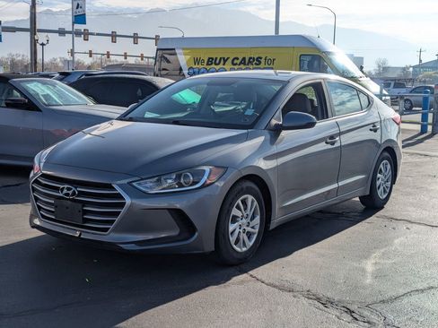 Used 2018 Hyundai Elantra SE w/ Cargo Package image 9