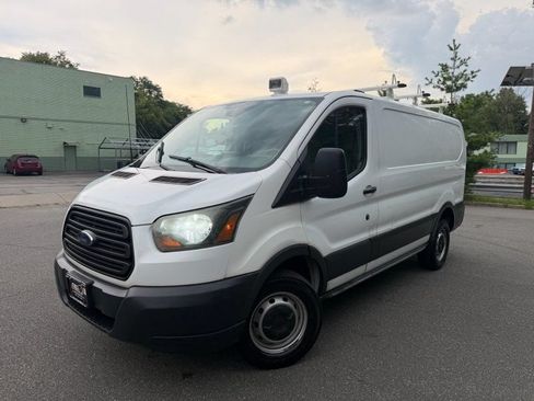 Used 2015 Ford Transit 250 130 Low Roof RWD image 1