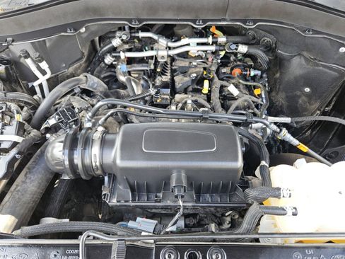 Certified 2024 Ford Explorer XLT image 33