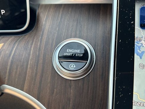 New 2025 Mercedes-Benz C 300 4MATIC Sedan image 31