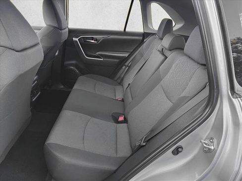 Used 2024 Toyota RAV4 XLE AWD/4WD image 17
