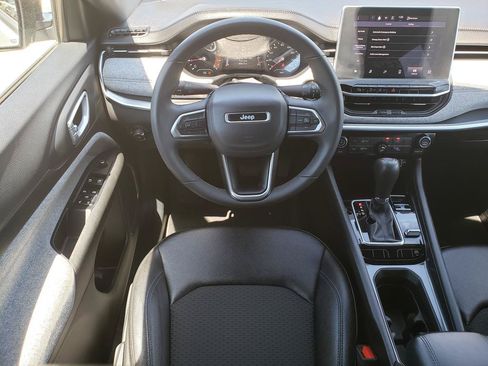 Used 2024 Jeep Compass Latitude AWD/4WD image 15