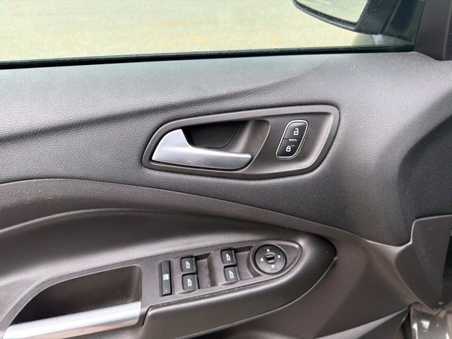 Used 2018 Ford Escape SE w/ SE Sync 3 Package FWD image 5