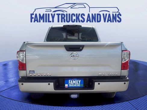 Used 2018 Nissan Titan SV w/ SV Utility Package AWD/4WD image 4