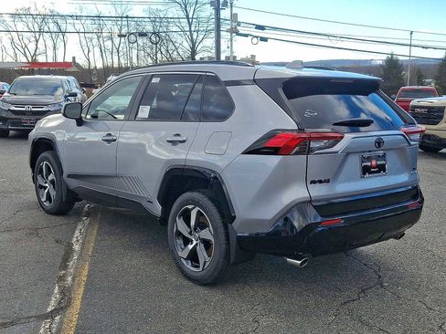 New 2025 Toyota RAV4 SE image 11