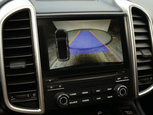 Used 2017 Porsche Cayenne S image 15