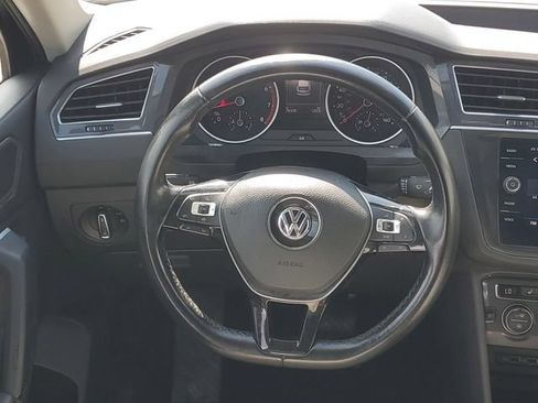 Used 2019 Volkswagen Tiguan SE w/ Panoramic Sunroof Package AWD/4WD image 12