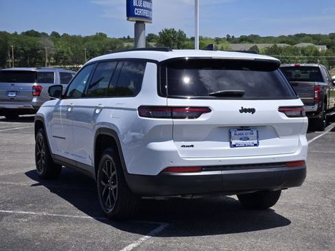 Used 2025 Jeep Grand Cherokee L Altitude AWD/4WD image 5