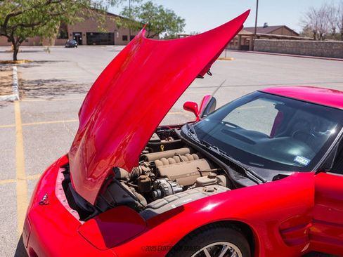 Used 1999 Chevrolet Corvette Coupe w/ Memory Pkg image 27