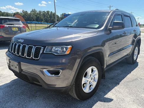 Used 2017 Jeep Grand Cherokee Laredo w/ Quick Order Package 23E AWD/4WD image 6