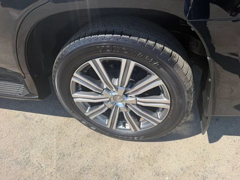 Used 2017 Lexus LX 570 4WD w/ Luxury Package image 38