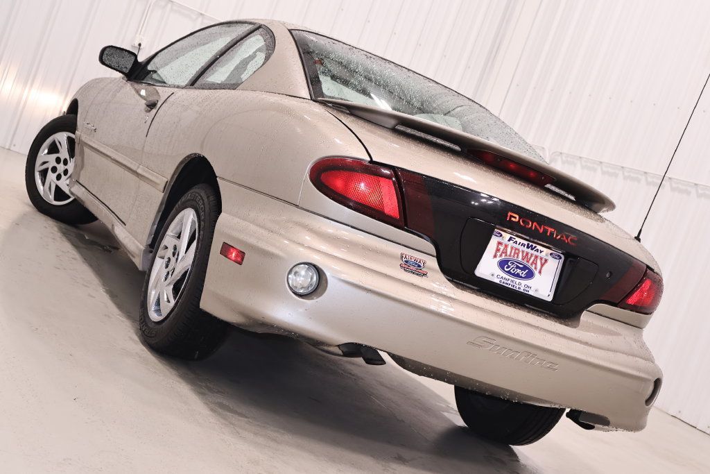 Used 2002 Pontiac Sunfire SE w/ Sun & Sound Pkg FWD image 23