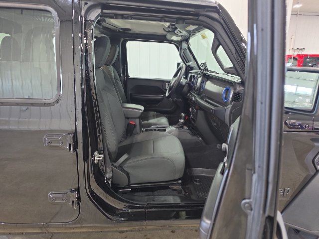 Used 2021 Jeep Gladiator Sport AWD/4WD image 29