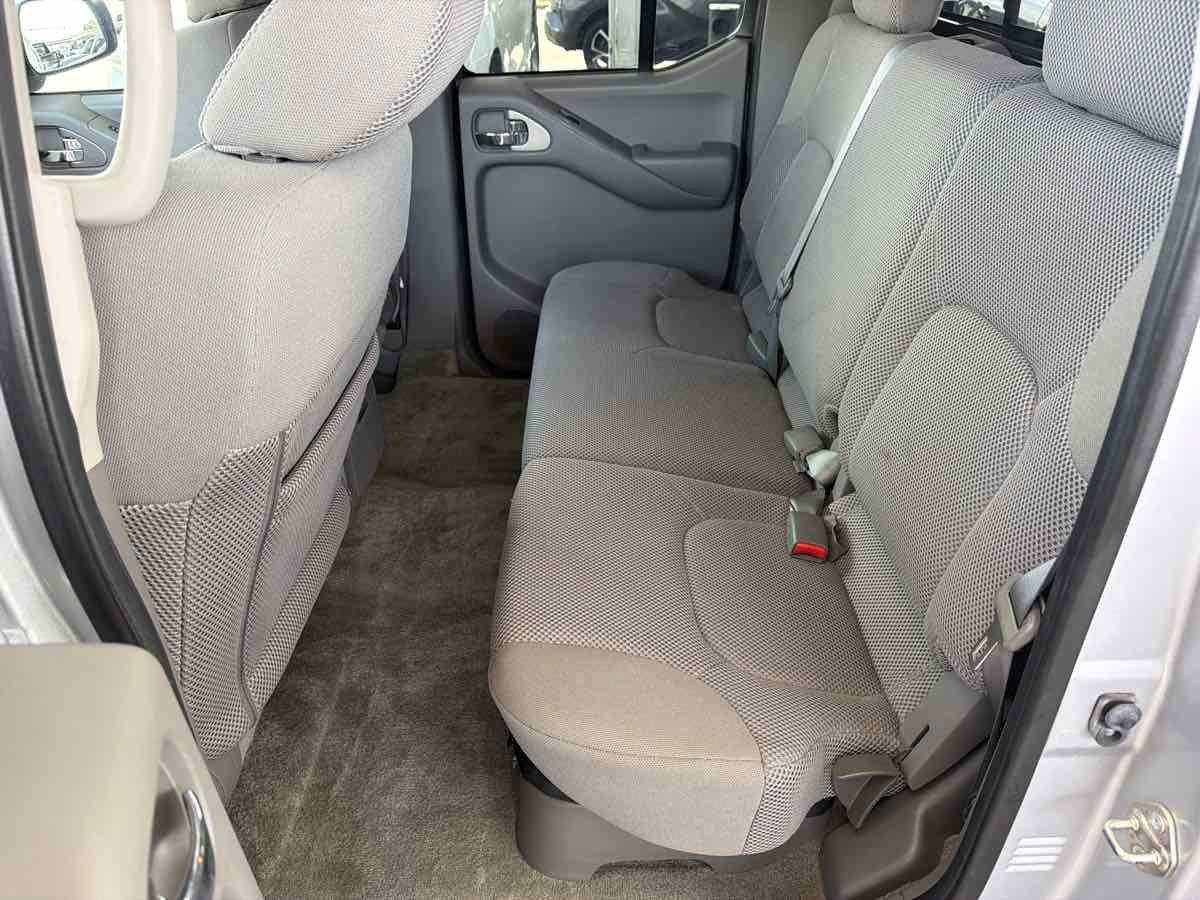 Used 2017 Nissan Frontier SV w/ SV Value Truck Package RWD image 5