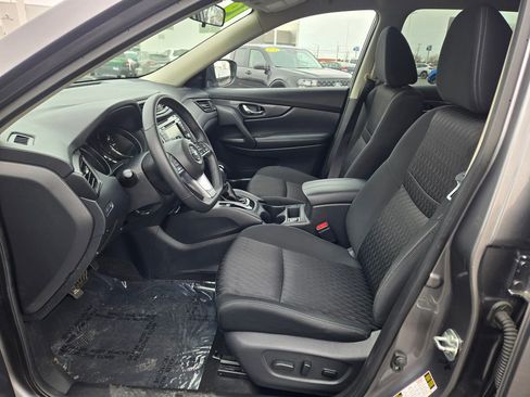 Used 2019 Nissan Rogue SV image 21