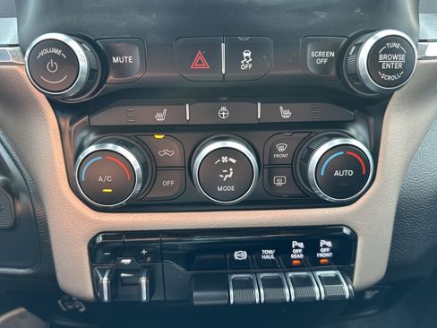 Used 2019 RAM 2500 Laramie image 16