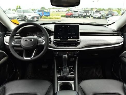 Used 2022 Jeep Compass Latitude AWD/4WD image 7